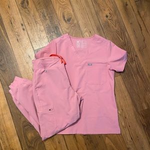 Figs Chalk Pink Scrub Set